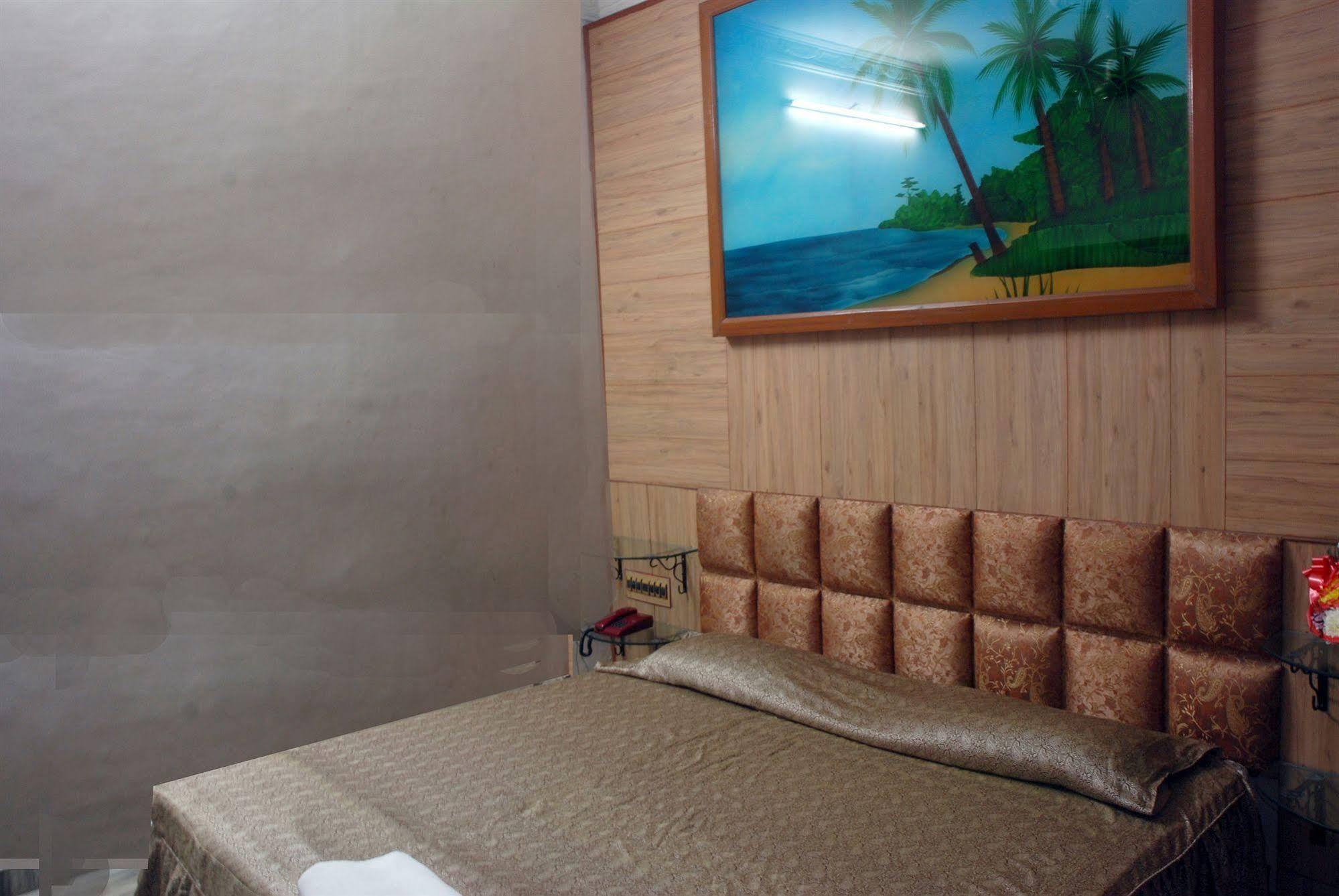 Shila International Hotel Kolkata Exterior photo